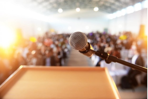 How Motivational Speakers Guide You Toward Achieving Your Goals How Motivational Speakers Guide You Toward Achieving Your Goals